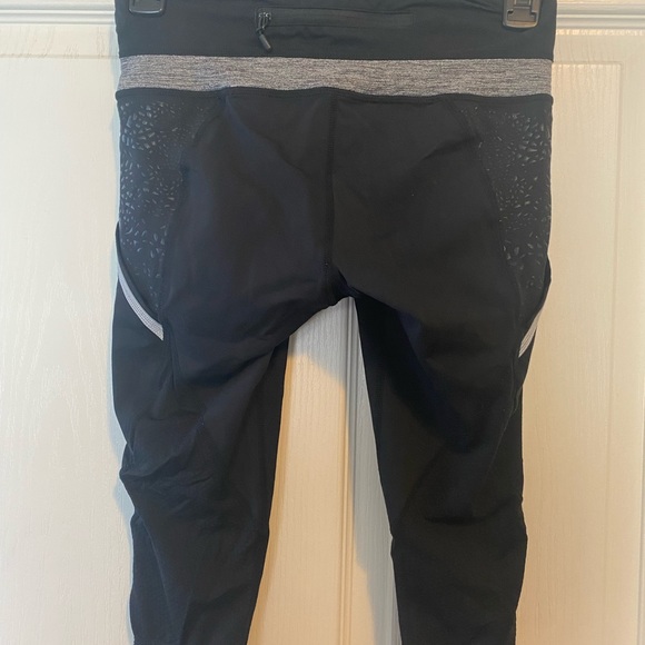 Lululemon Running Capris - Size 4 - Picture 4 of 6